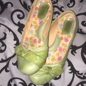 Cute green born flats!